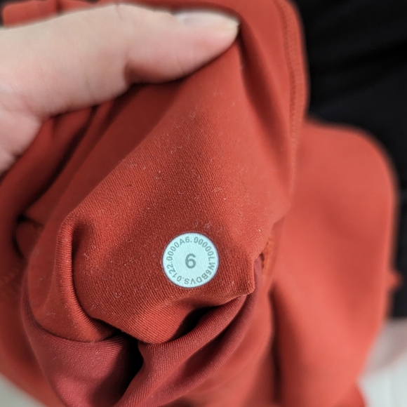 Like New Lululemon InStill High-Rise Tight Cayenne Size 6 - Picture 4 of 6